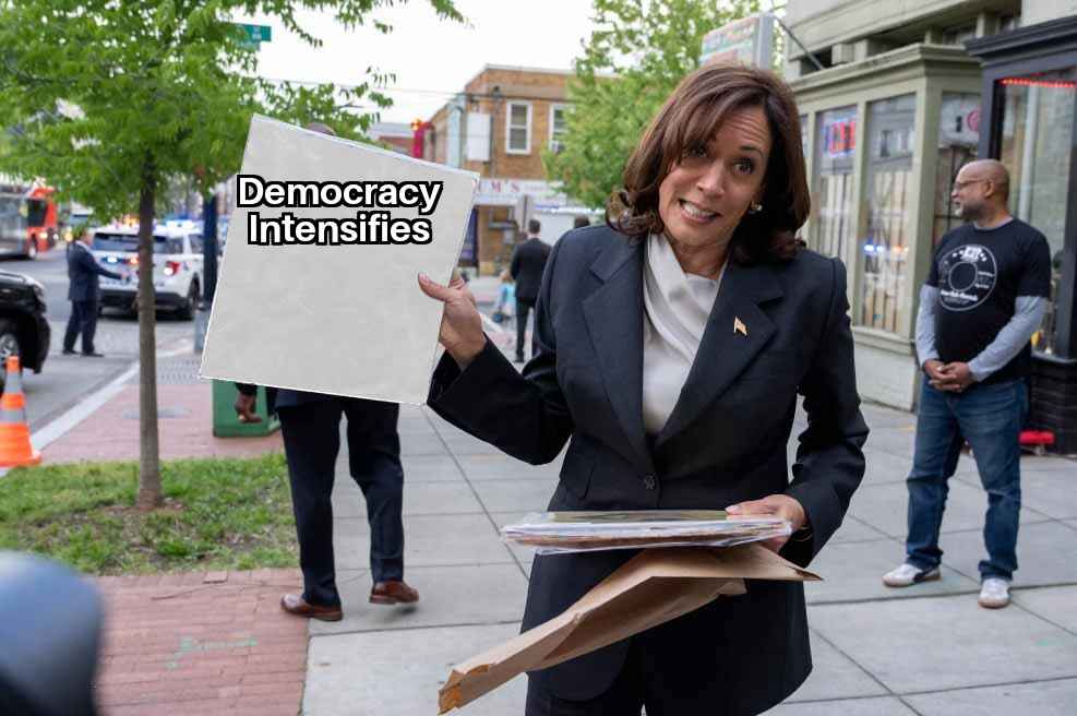 Kamala_Harris_Holding_A_Vinyl_Record_17092024021924.jpg